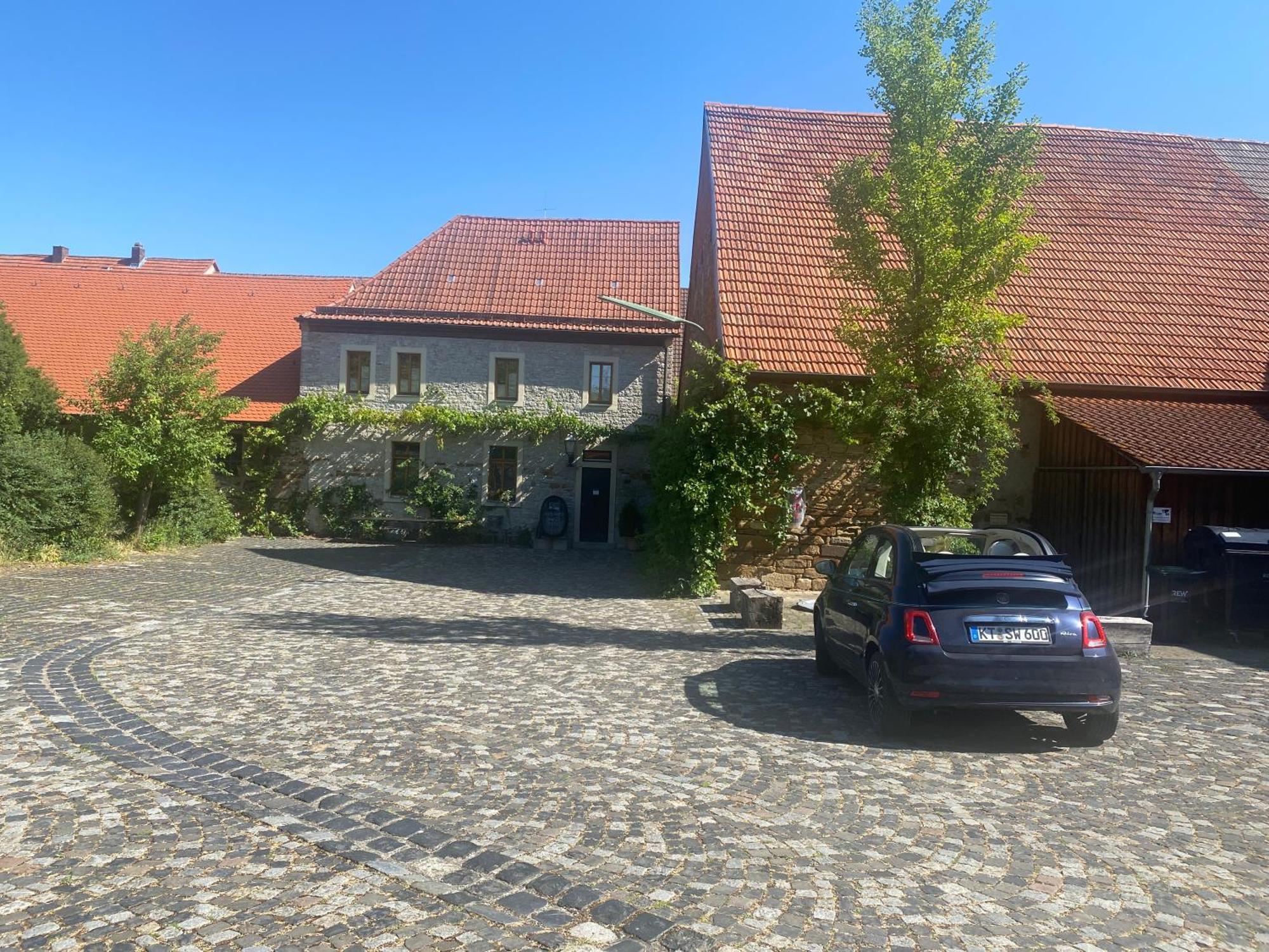 Gasthof Zum Storch Prichsenstadt Bagian luar foto